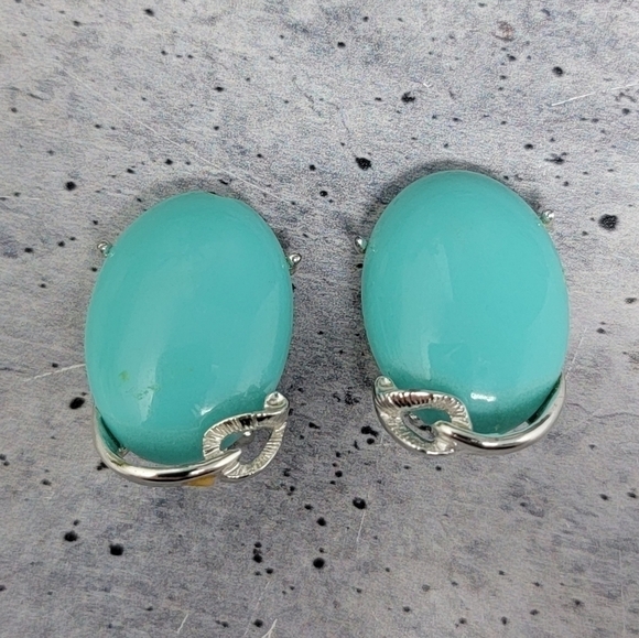 Vintage Turquoise & Silver Tone Clip On Earrings - Picture 1 of 4